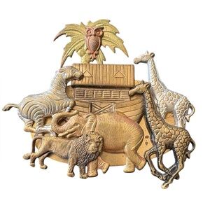 Vintage Noah’s Ark Tri-color metal 3-D brooch pin. JB5